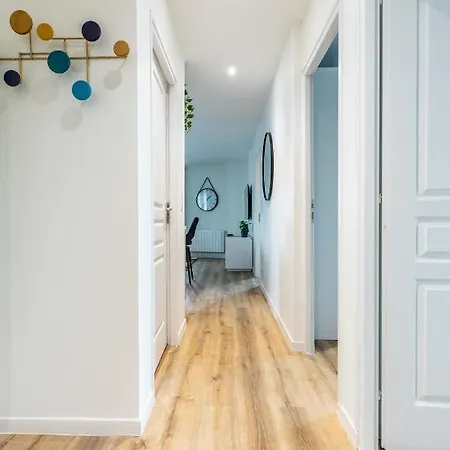 New F5 Neuf Cosy Lumineux Proche Siege Michelin 아파트