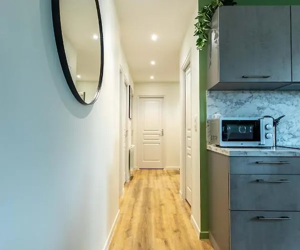 New F5 Neuf Cosy Lumineux Proche Siege Michelin *